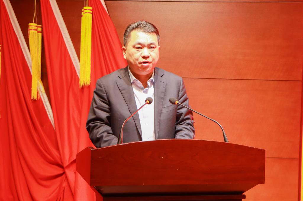 20251219高峰出席开云kaiyun官方网站与铁道游击队纪念馆共建革命文物协同研究中心签约暨揭牌仪式 (6).jpg