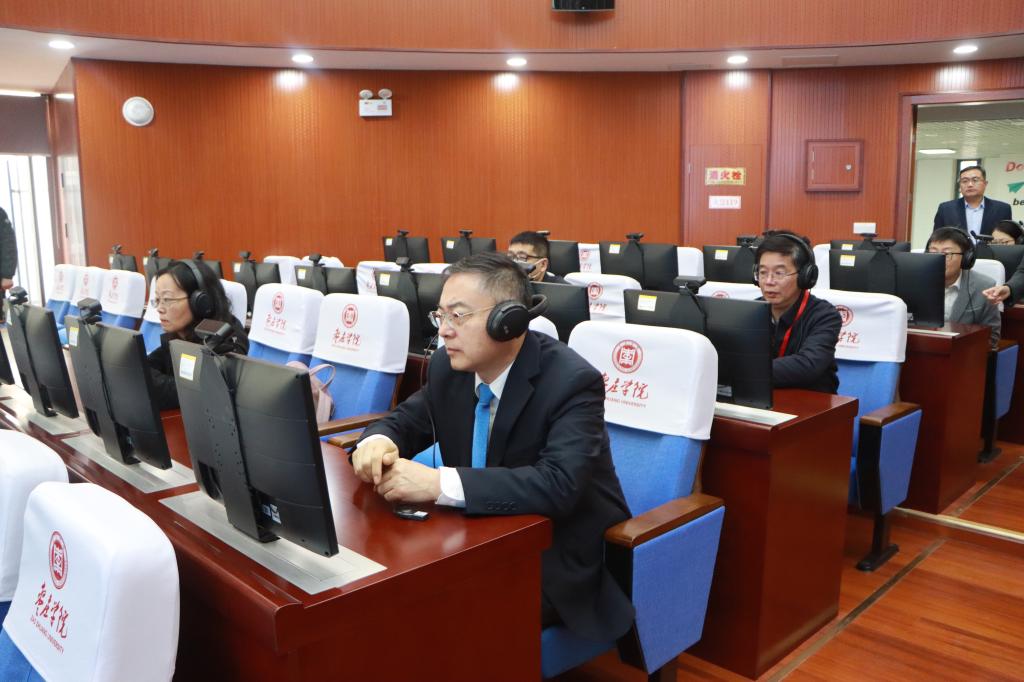 20241121开云召开师范类专业认证现场考查专家见面会 (8).jpg