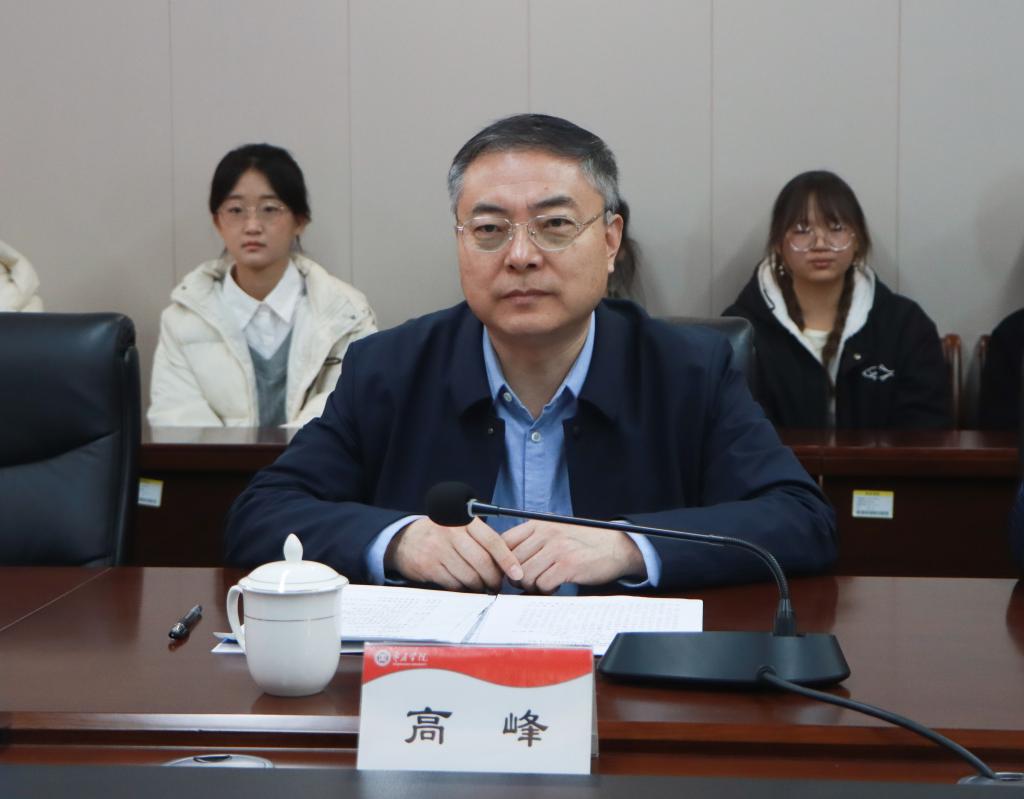 大众报业集团党报党端进校园暨市委网信办与开云kaiyun官方网站战略合作签约仪式 (2).jpg