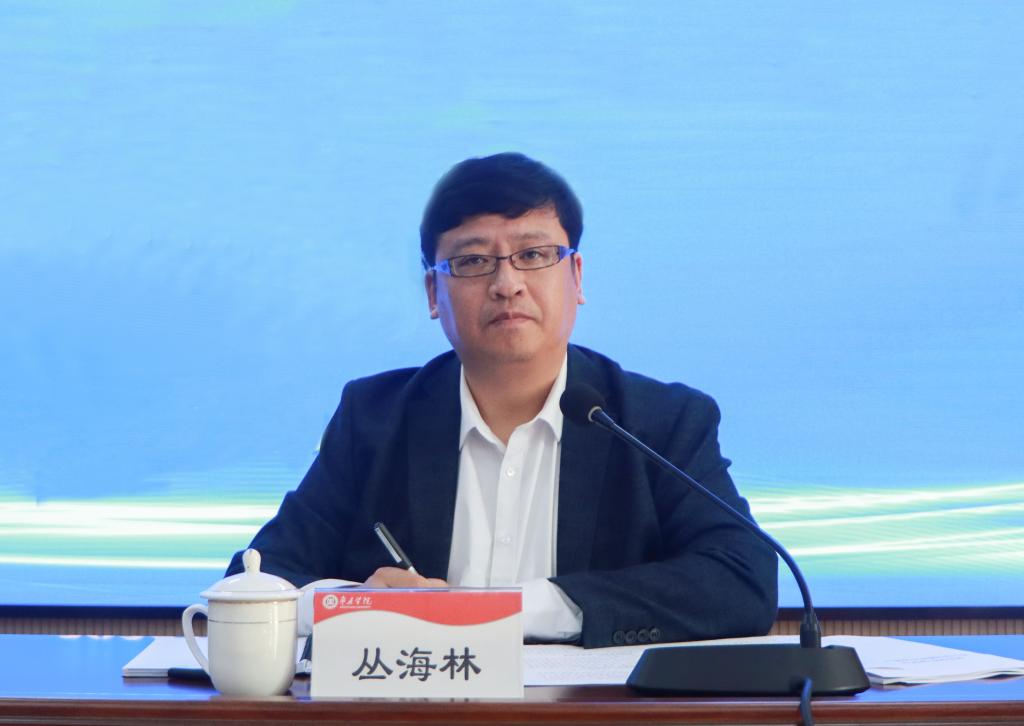 20250410开云召开2025年第一季度硕士学位授权点申报工作汇报会4444.jpg
