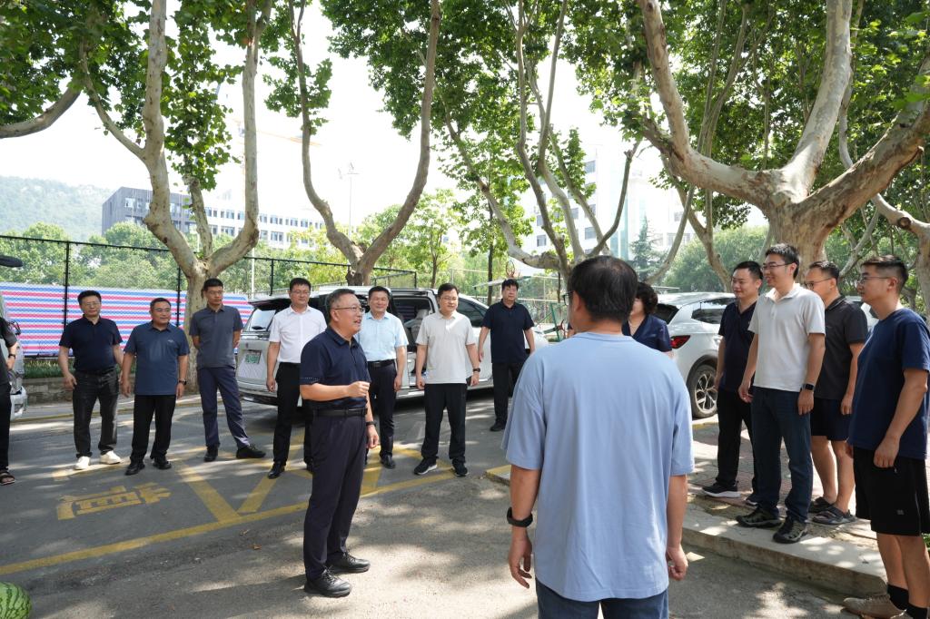 20260729丰雷书记市中慰问4.JPG