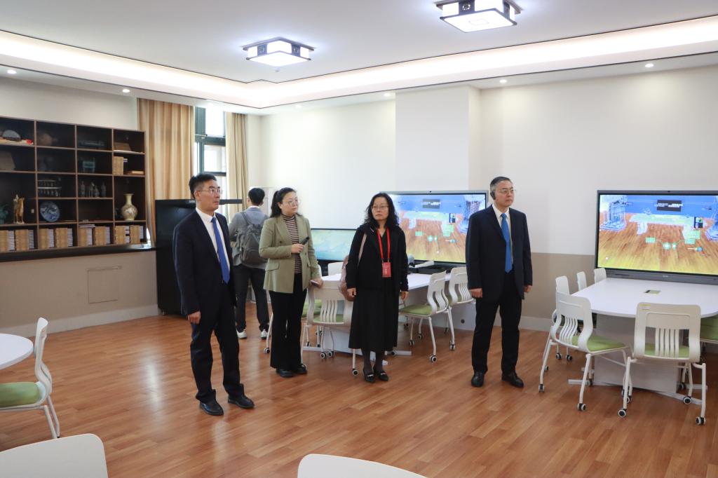 20241121开云召开师范类专业认证现场考查专家见面会 (9).jpg